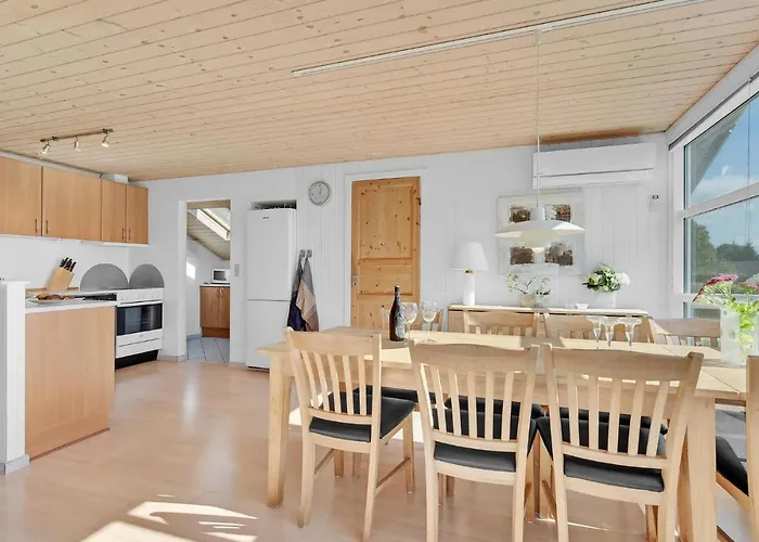 Nyaraló With Hot Tub 265 Hejls