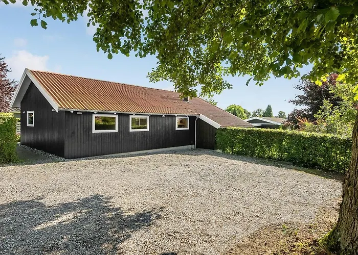 Nyaraló With Hot Tub 265 *