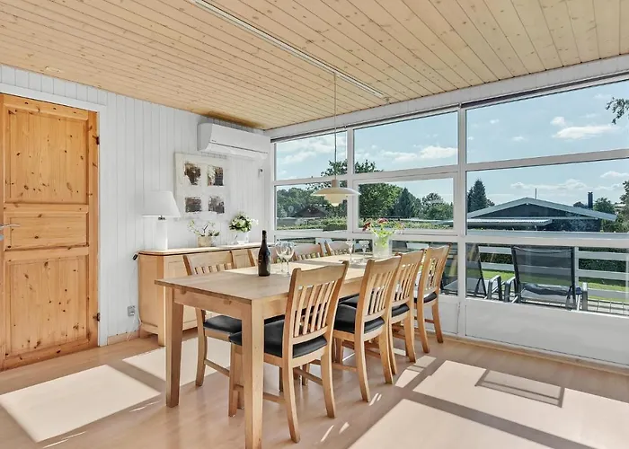 With Hot Tub 265 Nyaraló